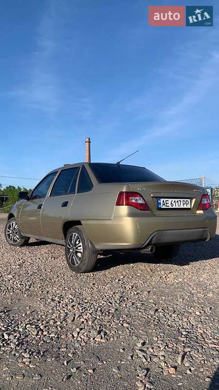 Седан Daewoo Nexia 2008 в Днепре