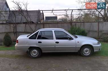 Седан Daewoo Nexia 2012 в Хусте