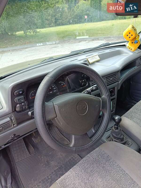 Седан Daewoo Nexia 2008 в Каневі