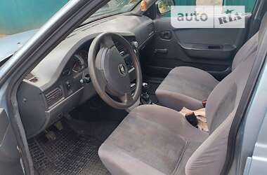 Седан Daewoo Nexia 2011 в 
