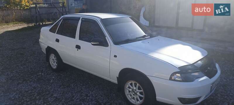 Седан Daewoo Nexia 1996 в Городенці