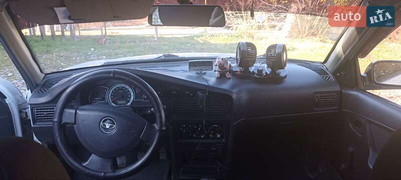 Седан Daewoo Nexia 1996 в Городенці
