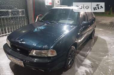 Седан Daewoo Nexia 1995 в Львове