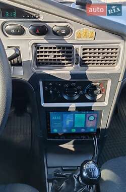 Седан Daewoo Nexia 2011 в 