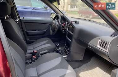 Седан Daewoo Nexia 2011 в 