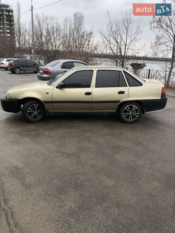 Седан Daewoo Nexia 2011 в Николаеве