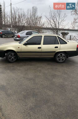 Седан Daewoo Nexia 2011 в 