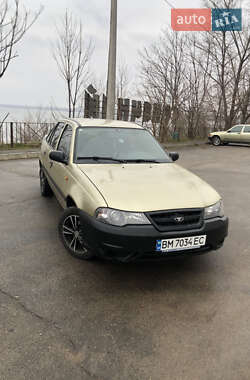 Седан Daewoo Nexia 2011 в 