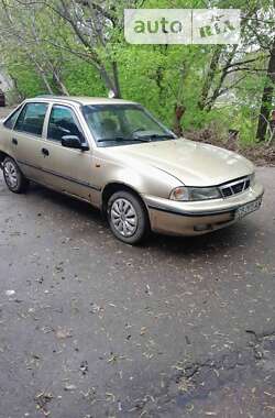 Седан Daewoo Nexia 2006 в Мені