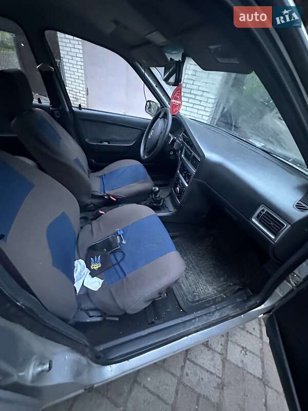 Седан Daewoo Nexia 2011 в Луцьку