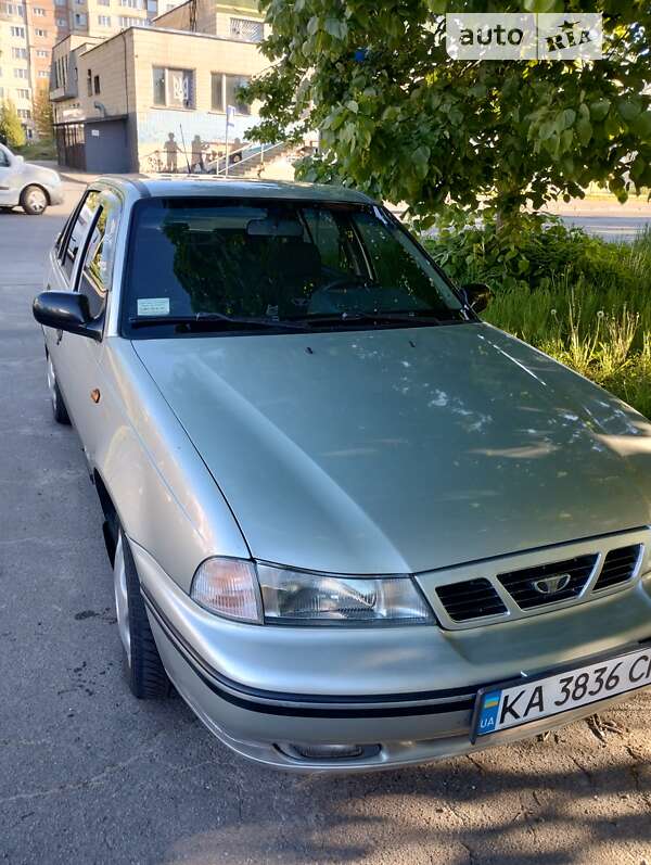 Седан Daewoo Nexia 2006 в Киеве