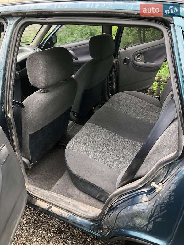 Седан Daewoo Nexia 1997 в Киеве