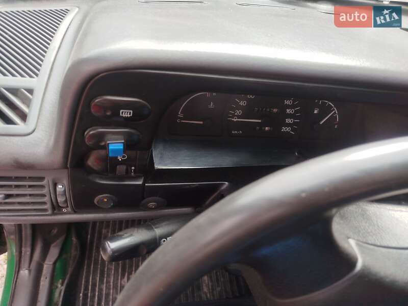 Седан Daewoo Nexia 2004 в Вышгороде