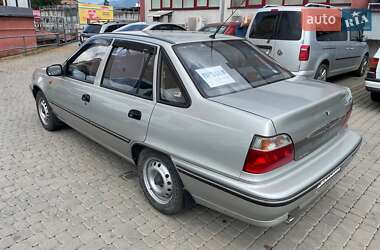 Седан Daewoo Nexia 2005 в Хусті