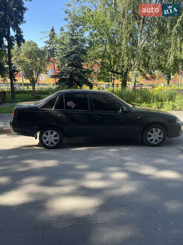 Седан Daewoo Nexia 2010 в Киеве