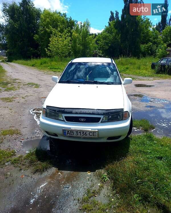 Седан Daewoo Nexia 1996 в Сновске