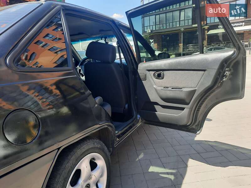 Седан Daewoo Nexia 2012 в Луцке