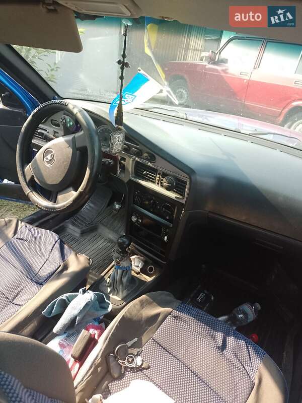 Седан Daewoo Nexia 2010 в Карловке