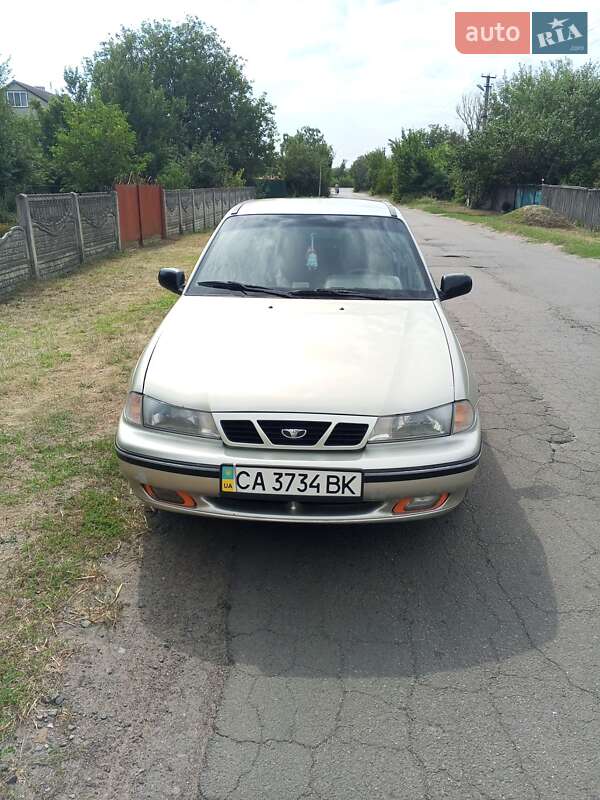 Седан Daewoo Nexia 2008 в 