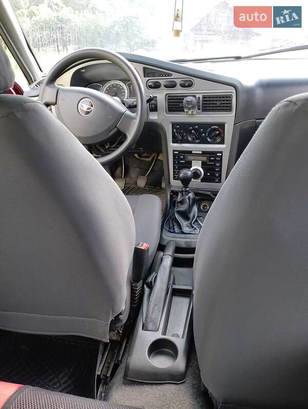 Седан Daewoo Nexia 2008 в Воловце