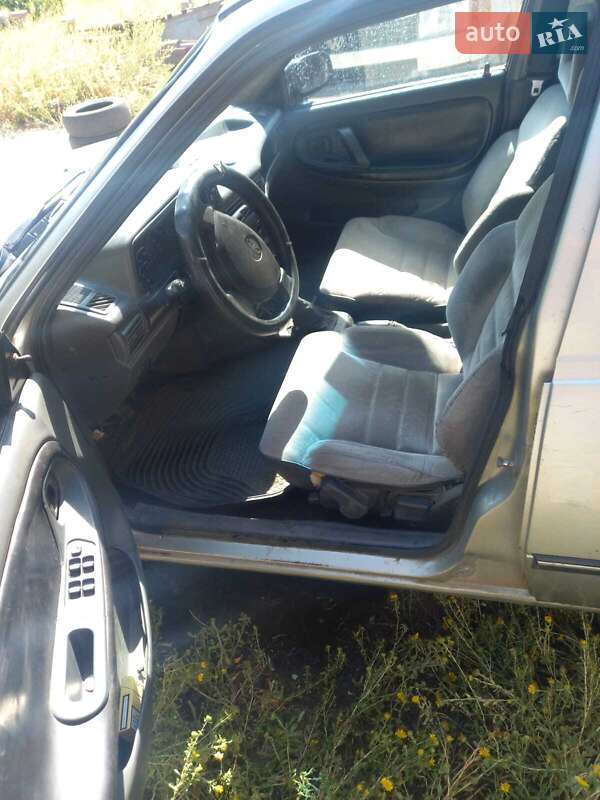 Седан Daewoo Nexia 2006 в Херсоне