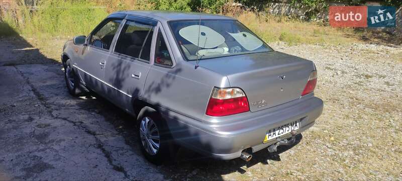 Седан Daewoo Nexia 1997 в Городенке