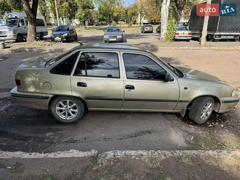 Седан Daewoo Nexia 2006 в Сумах