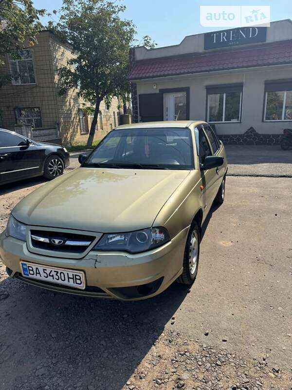 Седан Daewoo Nexia 2008 в Захарьевке