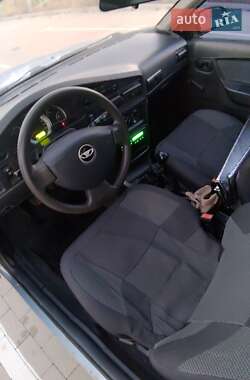 Седан Daewoo Nexia 2011 в 