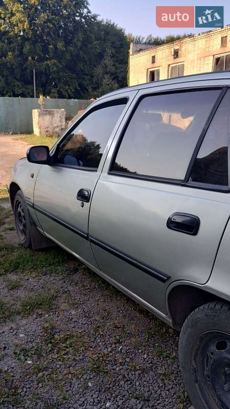 Седан Daewoo Nexia 2008 в Новояворівську