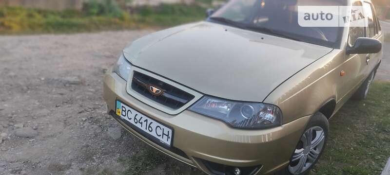 Седан Daewoo Nexia 2009 в Стебнику