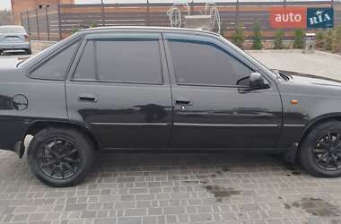 Седан Daewoo Nexia 2011 в 
