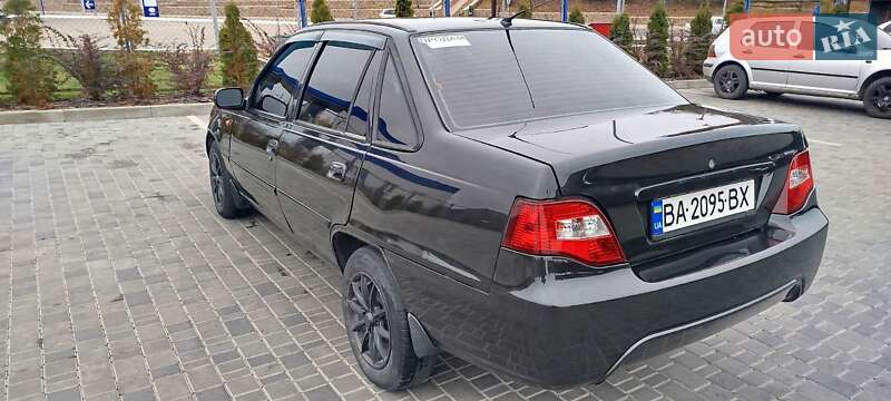 Седан Daewoo Nexia 2011 в Новоукраинке