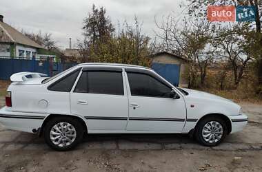 Седан Daewoo Nexia 2004 в Новомосковске