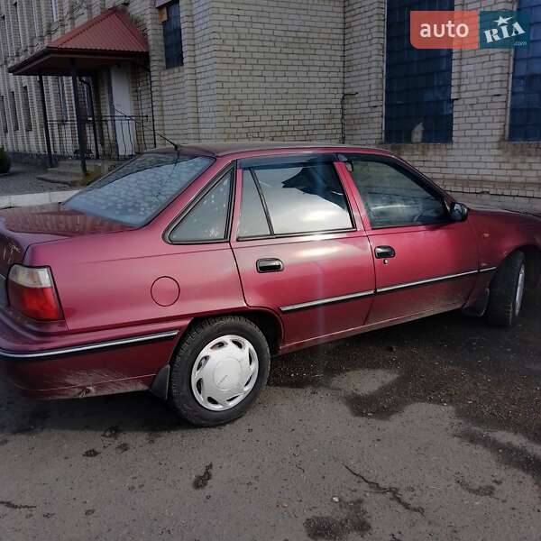 Седан Daewoo Nexia 2007 в Вараші