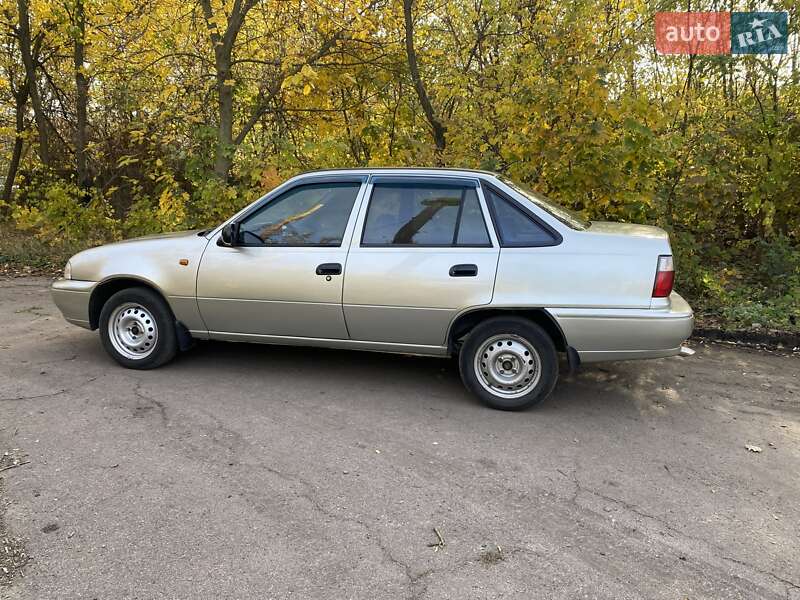 Седан Daewoo Nexia 2005 в Днепре