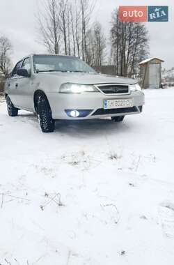 Седан Daewoo Nexia 2008 в Малині