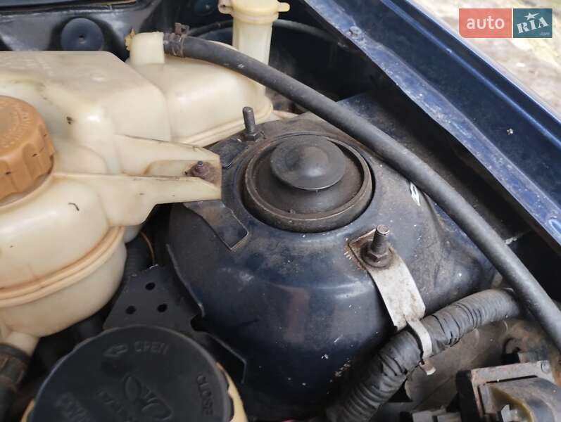 Седан Daewoo Nexia 2005 в Иванкове