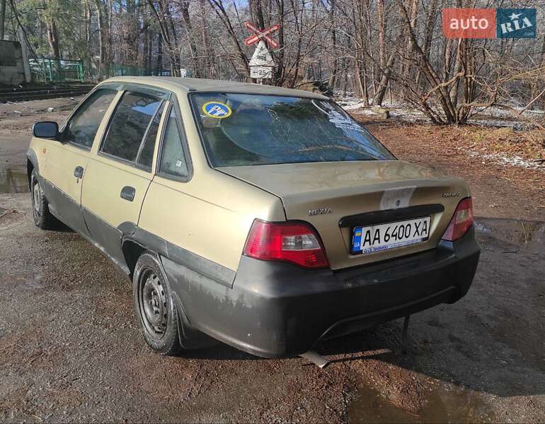 Седан Daewoo Nexia 2010 в Киеве