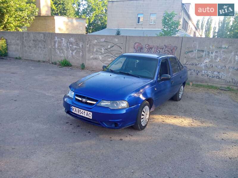 Седан Daewoo Nexia 2010 в 