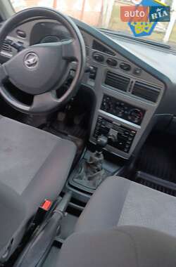 Седан Daewoo Nexia 2011 в 