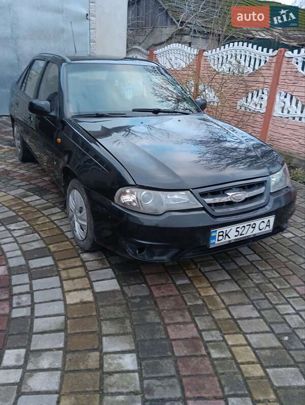 Седан Daewoo Nexia 2011 в Дубні