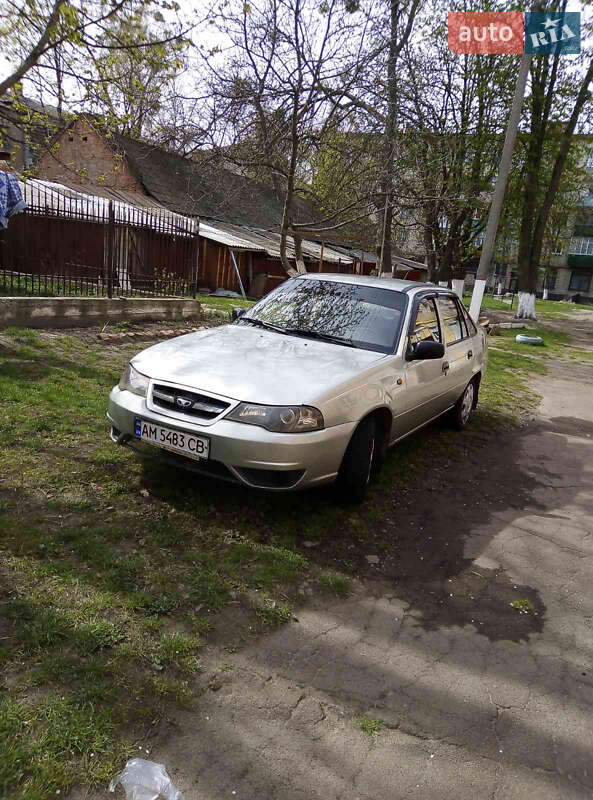 Седан Daewoo Nexia 2008 в Коростене