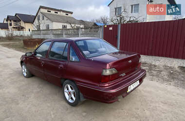 Седан Daewoo Nexia 1997 в Гнивани