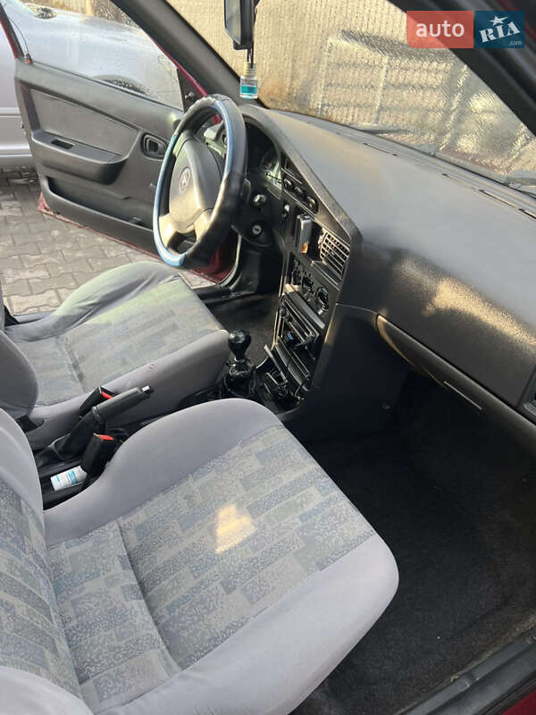 Седан Daewoo Nexia 2011 в Луцке