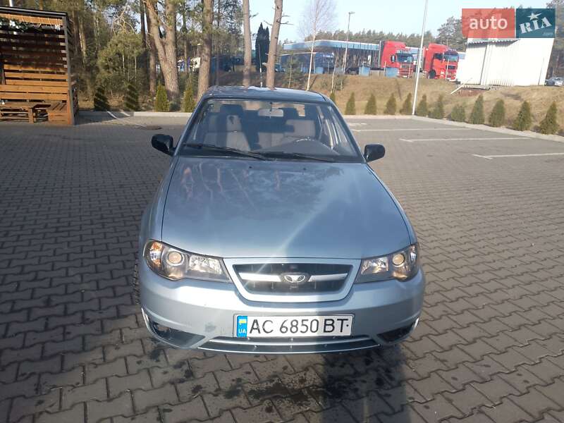 Седан Daewoo Nexia 2011 в 