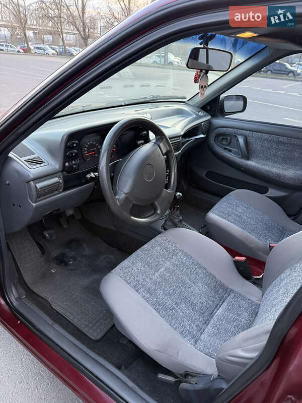 Седан Daewoo Nexia 2008 в Киеве