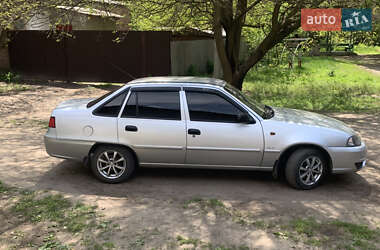 Седан Daewoo Nexia 2012 в 