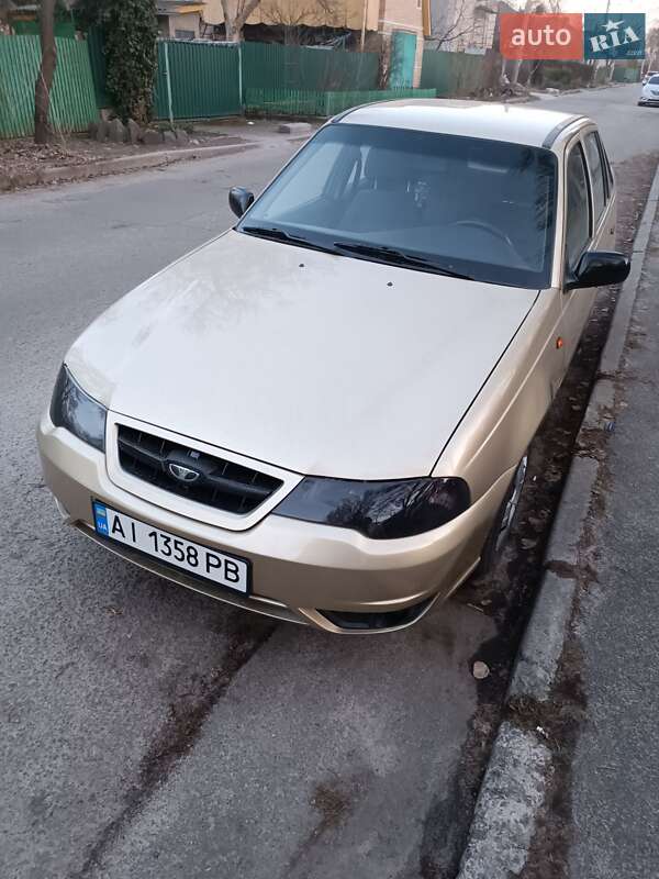 Седан Daewoo Nexia 2011 в Киеве