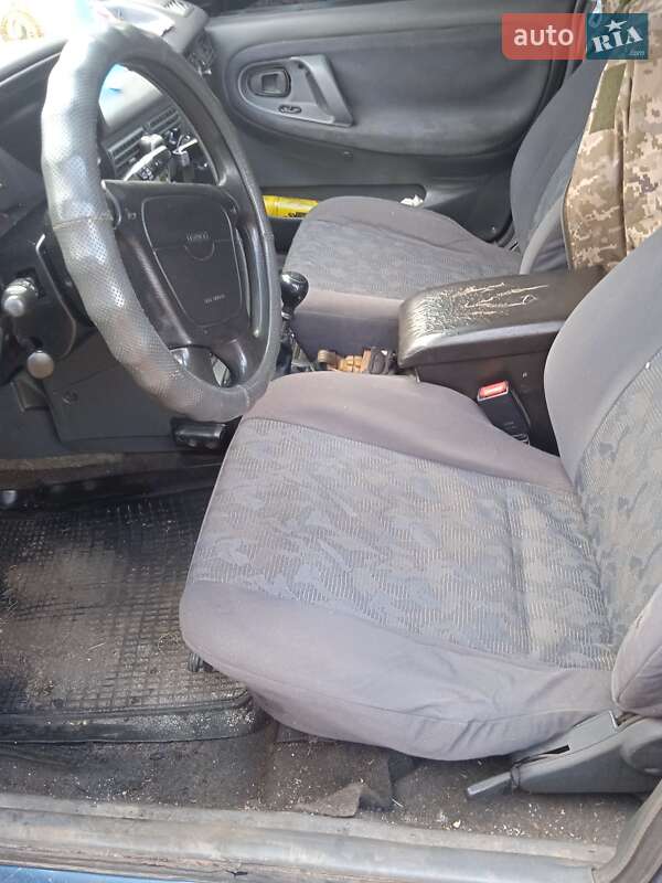 Седан Daewoo Nexia 1997 в Краматорске